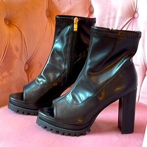 Black Fashion Nova Peep-Toe Booties🖤